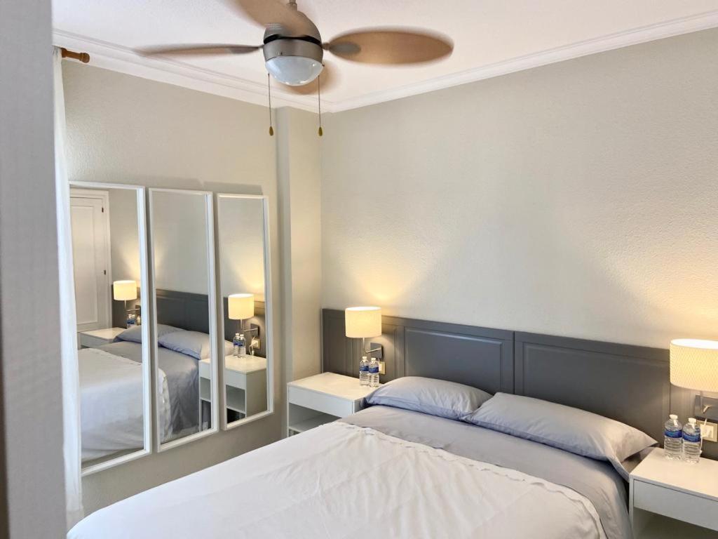 Precioso Apartamento Los Remedios Triana Plaza Espana Y Centro Historico Sevilla Bagian luar foto