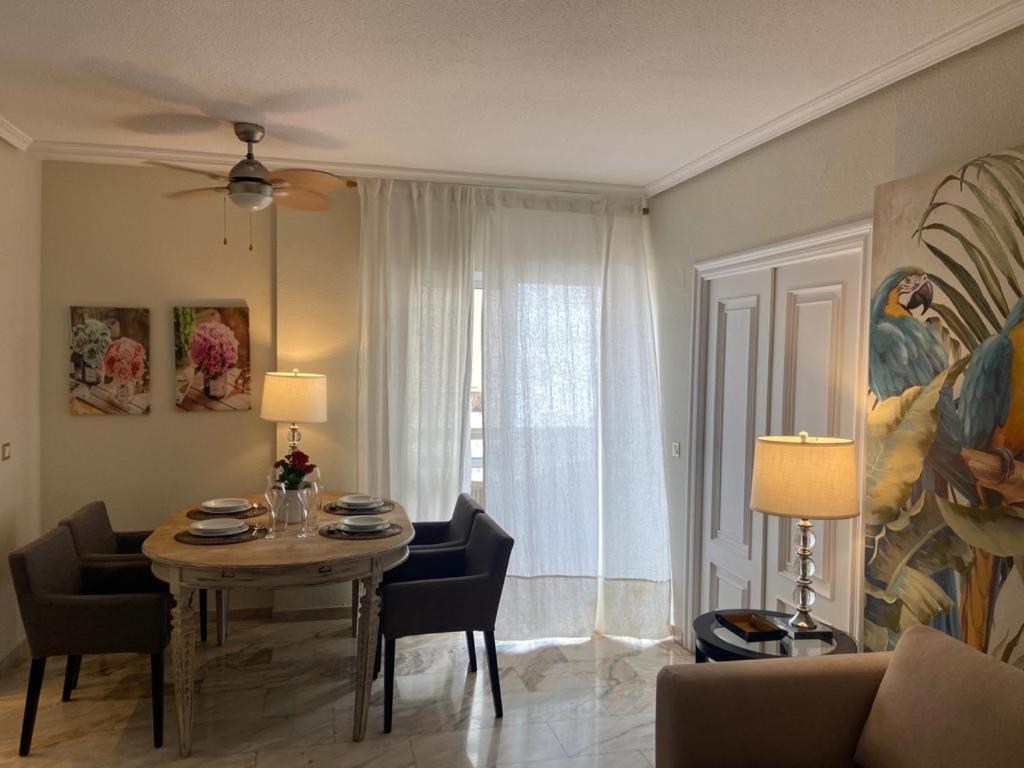 Precioso Apartamento Los Remedios Triana Plaza Espana Y Centro Historico Sevilla Bagian luar foto